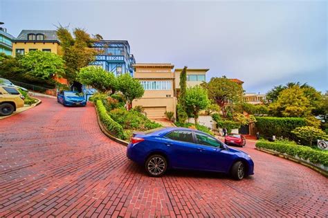 Premium Photo Iconic Windy Brick Road Lombard Street In San Francisco