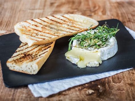 Camembert Au Barbecue Recettes Approuv Es Et Id Es Sur La Garniture