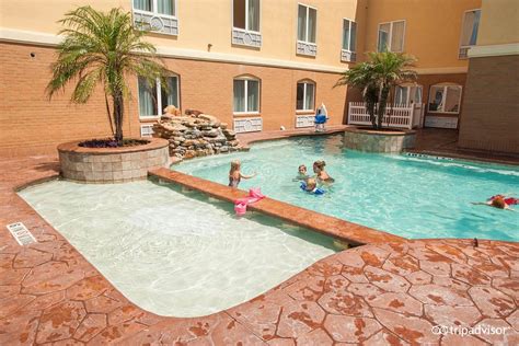 HOLIDAY INN EXPRESS HOTEL & SUITES PORT ARANSAS / BEACH AREA $85 ($̶1̶1̶0̶) - Updated 2020 ...