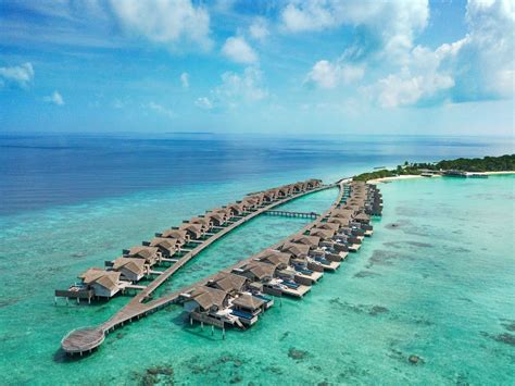 Keindahan Sirru Fen Fushi Resort Yang Miliki Kolam Renang 200 Meter