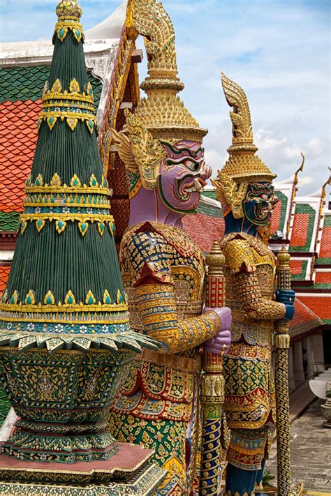 Premium Photo | Statue in the Ramayana