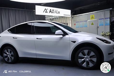 特斯拉Model Y 珍珠白