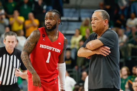 Ap Top Mens Basketball Poll Houston Overtakes Uconn At No After