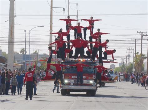 Disfrutan sanluisinos del tradicional desfile de la Revolución Mexicana