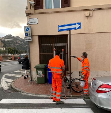 Ventimiglia è iniziato il lavoro di sistemazione della segnaletica