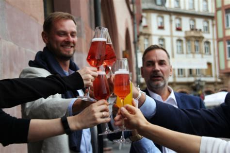 Eure persönliche Rede im Standesamt trotz Corona Strauß Fliege