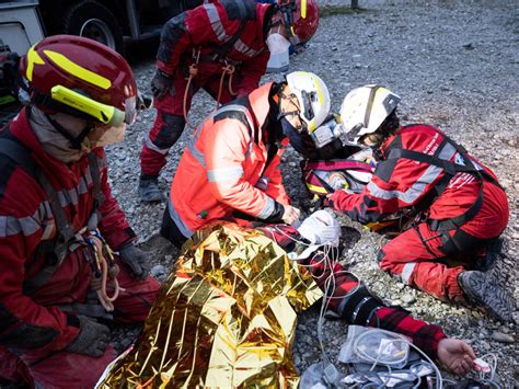 MÉDICAL Pompiers de l urgence internationale