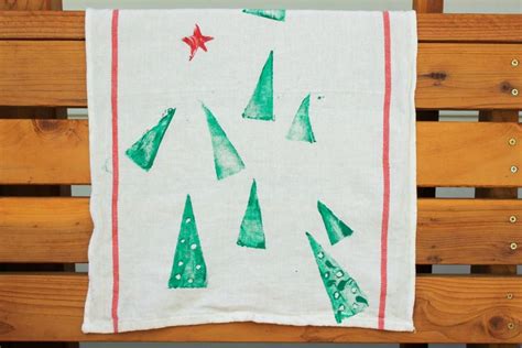 Diy Christmas T Idea Potato Stamped Tea Towels