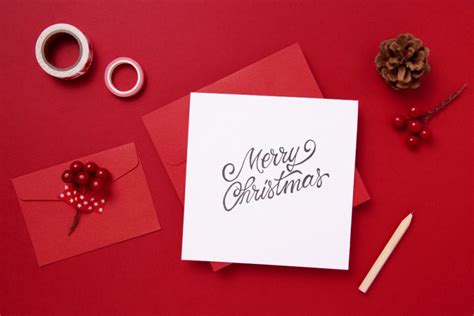 How to Write Simple Christmas Cards for Employees (Sample Templates)