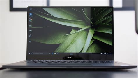 The Portable Workstation: Dell XPS 13 + 32" UltraSharp 4K Monitor Photo ...
