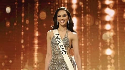 Miss Universe Thailand Tampil Berkilau Dengan Gaun Terbuat Dari Kaleng