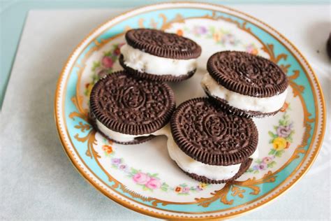 Easy Vegan Oreo Ice Cream Sandwiches Ice Cream And Giggles