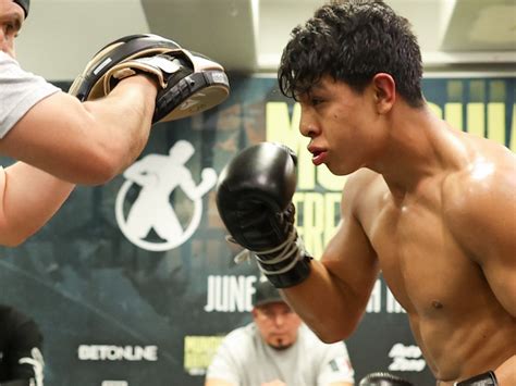 Photos: Jaime Munguia Grinds in Camp For Derevyanchenko Showdown ...