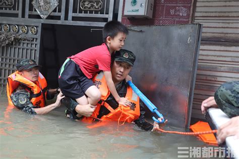 常德、岳阳连续强降雨，当地武警闻“汛”而动抗击险情 城事 新湖南