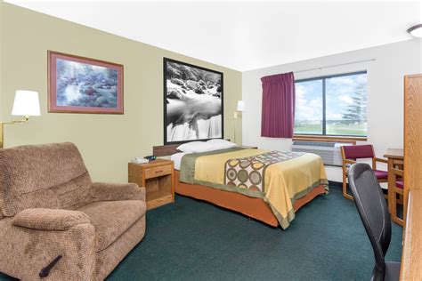 Super 8 by Wyndham Antigo | Antigo, WI Hotels