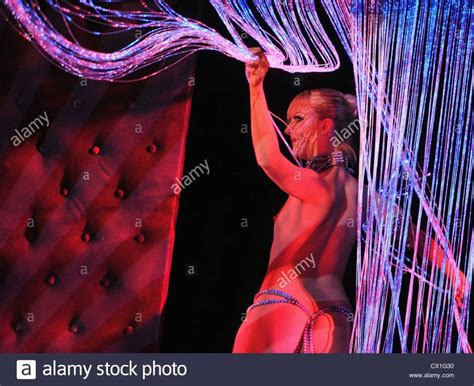 Cabaret Topless 65 Porn Photo