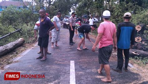 Puting Beliung Di Ponorogo Puluhan Rumah Rusak Dan Satu Orang