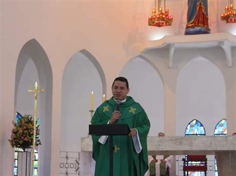 Santa Missa pelas Vocações Sacerdotais e o Dia do Padre Paróquia