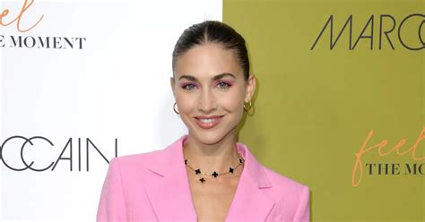 Hot Mama Ann Kathrin Götze zeigt bauchfrei ihren Babybauch