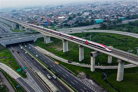 Kereta Cepat Whoosh Terapkan Tarif Dinamis Harga Tiket Bisa Lebih