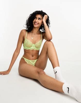 Hunkemöller Lingerie Set aus Spitze in Grün ASOS