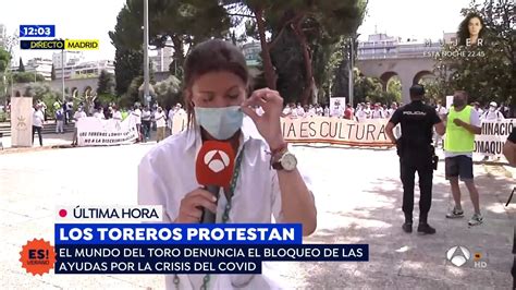 Una Reportera De Espejo P Blico Interrumpe Una Conexi N En Directo