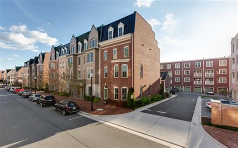 Potomac Yards | Neighborhood Guide