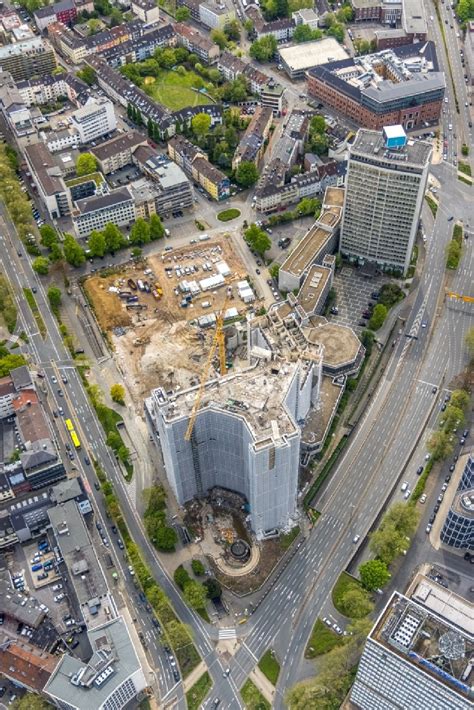 Luftbild Essen Abriß Baustelle zum Rückbau des Hochhaus Gebäude