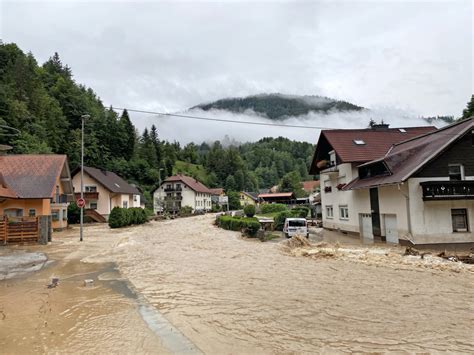 Prebili So Se Do Rne Na Koro Kem Po Vsej Dr Avi Odpravljajo Posledice