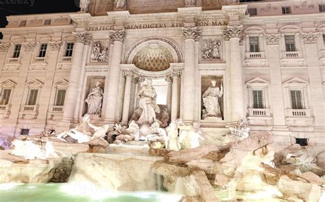 Trevi Fountain in Rome, Italy 9332443 Stock Photo at Vecteezy