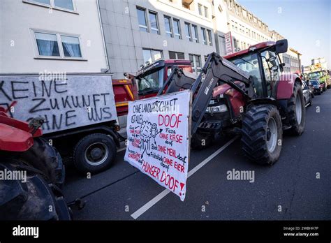 Kassel Bauern Proteste Sternfahrt Mit Traktoren Zum