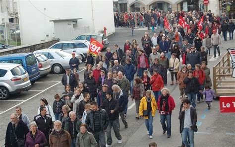 Quimperlé 1er Mai plus de 500 manifestants et un défilé improvisé