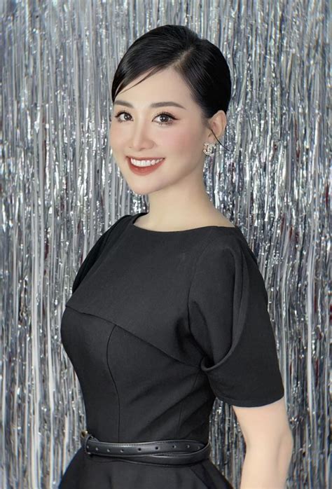 Cô giáo hot nhất kỳ thi tốt nghiệp THPT thăng hạng nhan sắc