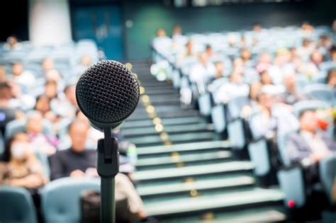 18 Steps To Choosing The Perfect Speaker For Your Event