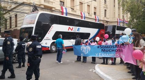 Diario Hoy Organizaciones Provida Y Profamilia Realizan Marcha Por Las Calles Del Microcentro