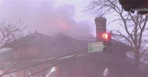 2 Alarm Fire Breaks Out At Historic Building On Chicagos North Side Cbs Chicago