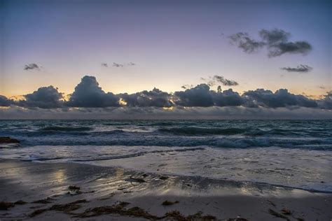 Premium Photo Sunset On The Caribbean Sea Clear Sky With Small Clouds