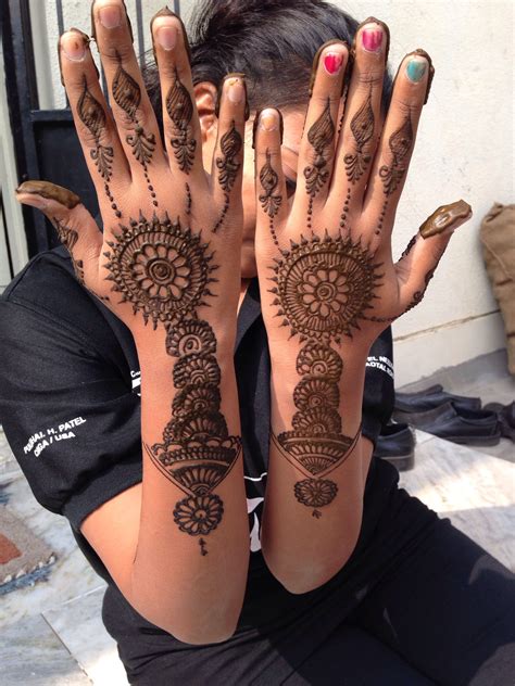 Indian Art Henna Hand Tattoo Hand Tattoos Buddha Quotes Sly Mehendi