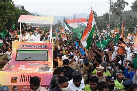 Rahul Gandhi attacks union and state governments during Kerala campaign