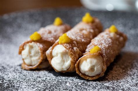 Les Cannoli Siciliens Lincontournable Dessert Italien Ma Chronique