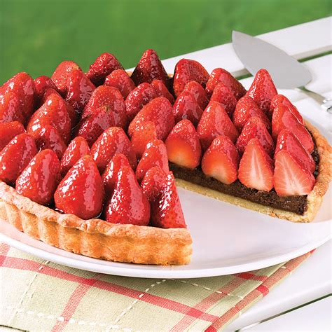 Chocolate Strawberry Pie 5 Ingredients 15 Minutes