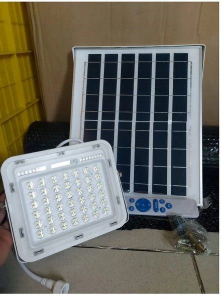 Jual Lampu Sorot Solar W Lampu Tembak Tenaga Surya W Sorot Solar