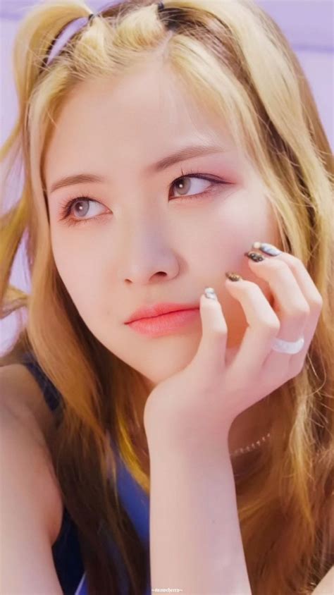 7 Hot Sexy Maya Kawachi Bikini Pics