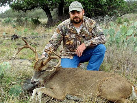 Whitetail Deer Hunting In Mason County Texas Loyal Valley Outfitters