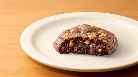 HEATH Toffee Bits Chocolate Cookies | Hersheyland Recipes