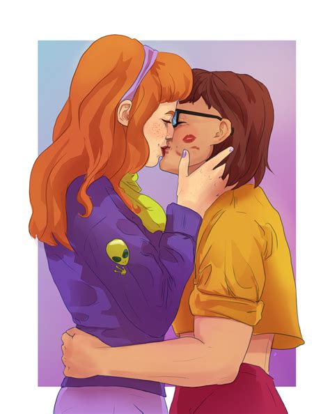 Scooby Doo Daphne And Velma Kiss