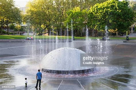 Seattle Center Fountain Photos and Premium High Res Pictures - Getty Images