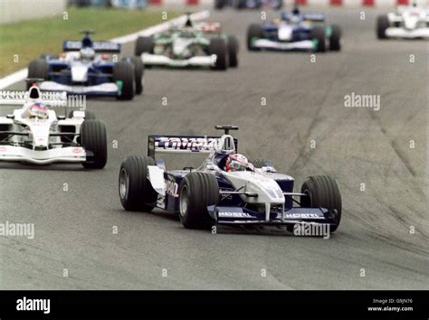 Bmw Williams Juan Pablo Montoya Leads The Chasing Pack Hi Res Stock