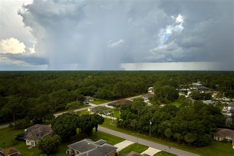 Paisagem De Nuvens Escuras E Sinistras Se Formando No C U Tempestuoso