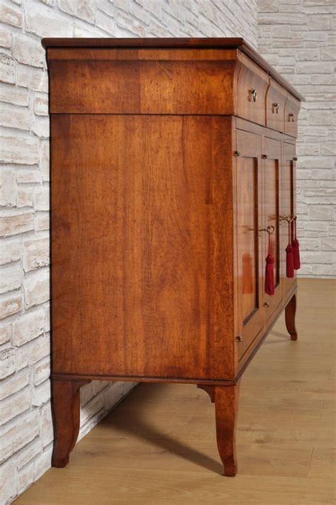 Credenza Ante Cassetti Sagomati Prodotta Su Misura In Legno